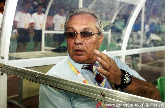 换帅闹剧+首球+飞踹+谢亚龙下课.08国奥的记