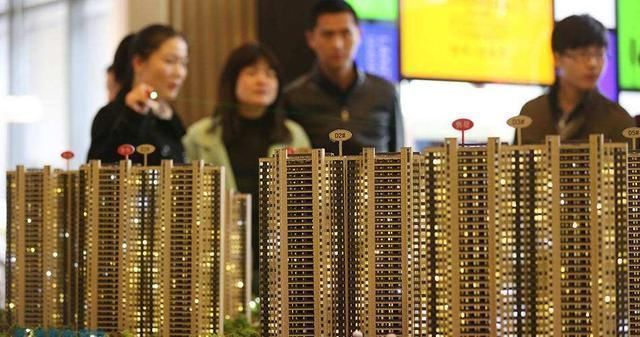 丹东房价飙升,到成都万人抢房潮,房地产市场拐