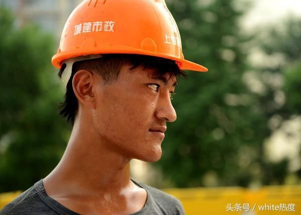 屌丝的我现在是村里的钻石王老五