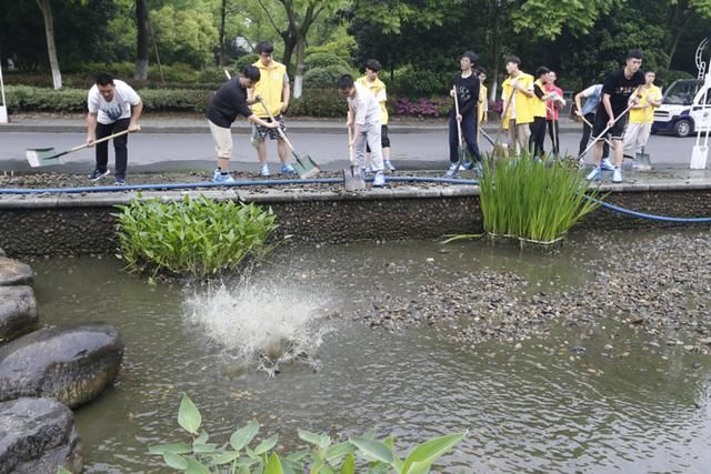 校园劳动日 杭州这些大学生用汗水感受劳动的