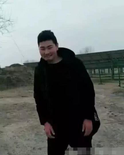 大衣哥给儿子娶媳妇,彩礼钱开到100万,女孩身