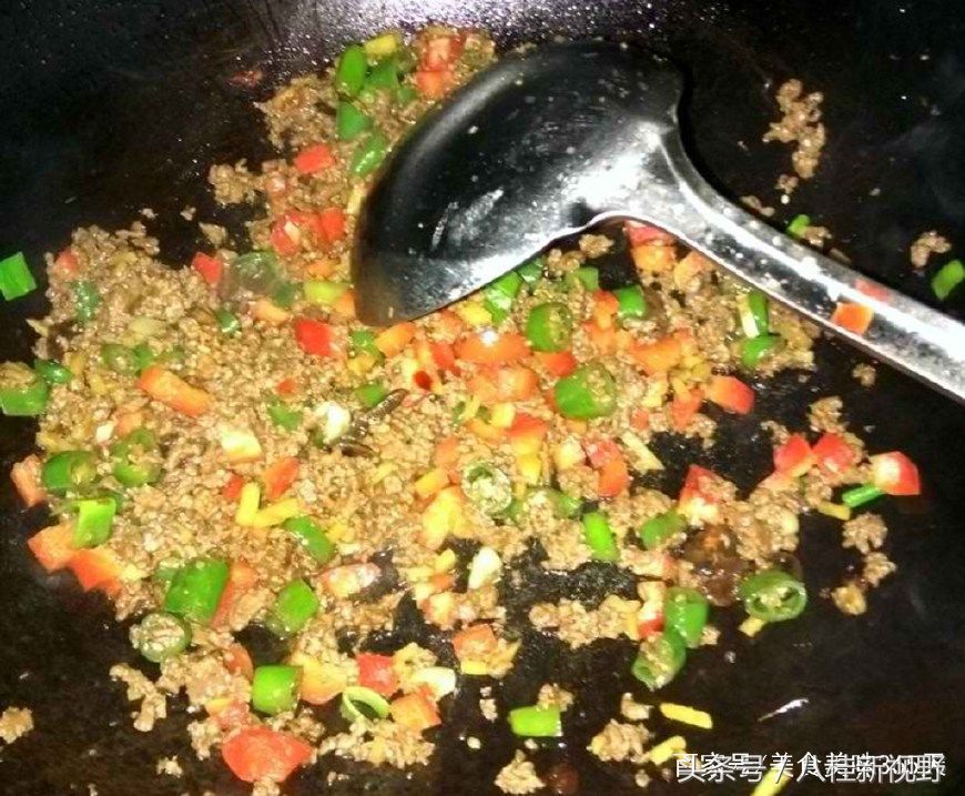 无敌下饭菜:香辣牛肉末焖豆腐的家常做法，美味又营养