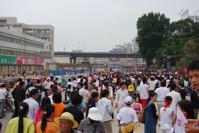 那一年，我在昆明，遇到了国家级活动，也是本人提供的摄影图片