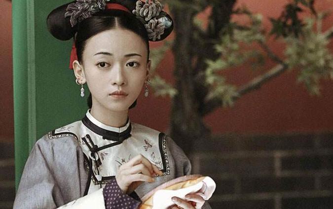 失宠的令妃,却靠这3个字,盛宠更浓,还荣升皇贵