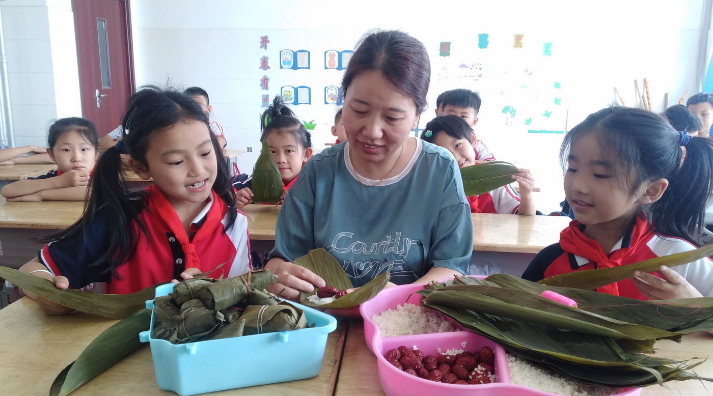 山东:小学生端午包小学读文字追忆屈原450粽子作诗词图片
