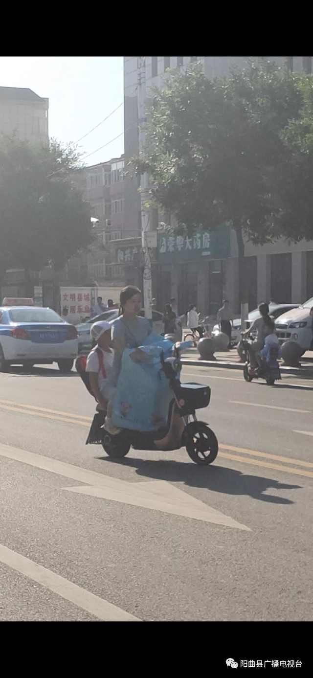 不按规定车道行驶