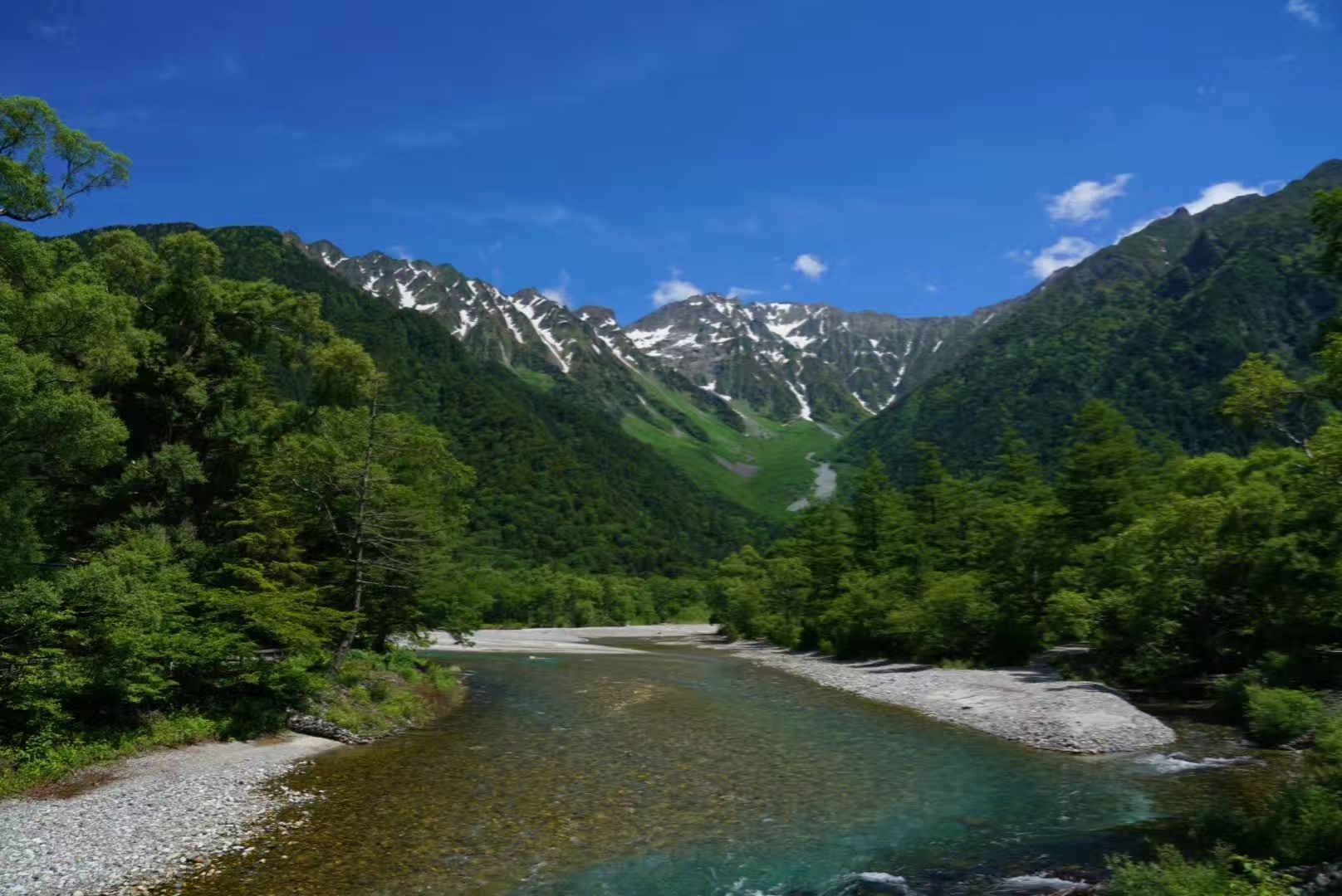 日本长野县松本市上高地，夏季日本中部的阿尔卑斯