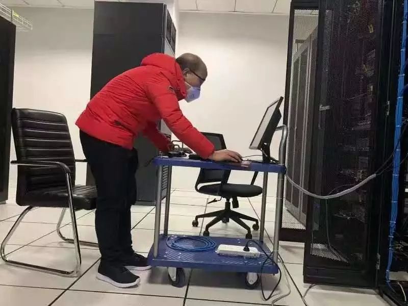 解放军武汉逆行