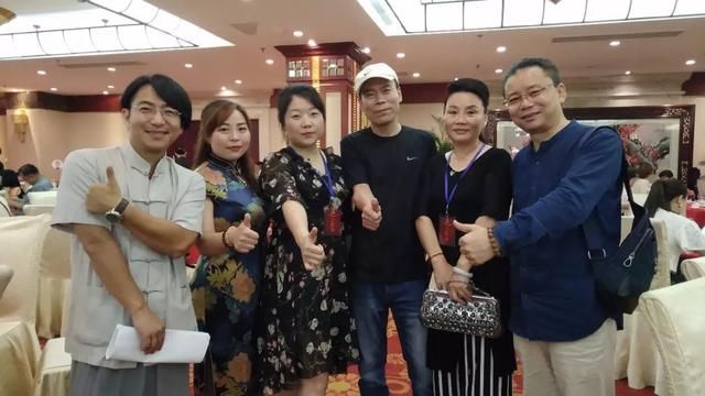 麦田美食628聚会圆满落幕,两百多人现场集体拍