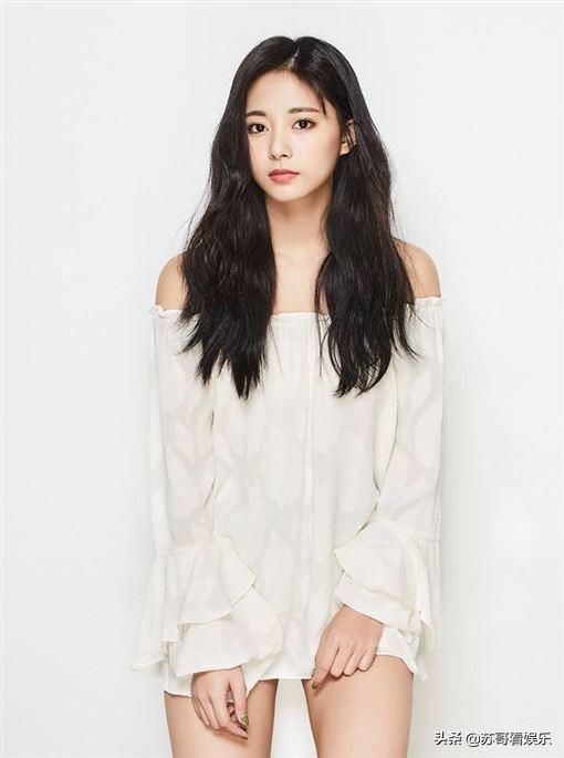 韩国人气女团TWICE女神级成员被网酸象腿,