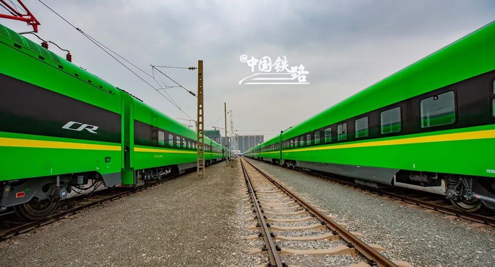 关注!复兴号新成员亮相,绿皮车升级为绿巨人