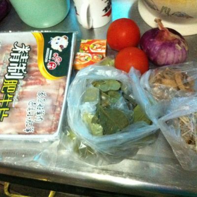 泰式冬阴功金针菇肥牛汤