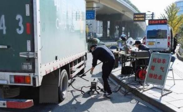 国三车面临限行,国二车正常行驶?环保制约下的国三车路在何方?