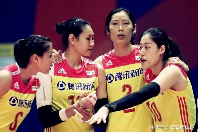 世界女排联赛中国女排VS意大利,赛前降温