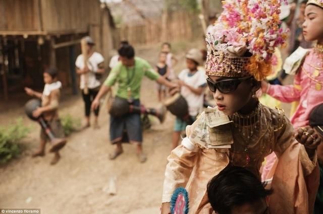 纪实:泰国男孩入寺为僧全过程