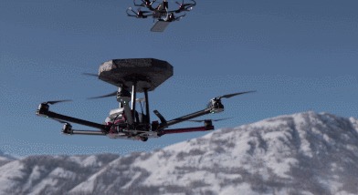 真会玩!华为Mate 20 Pro成无人机的电源 冰天