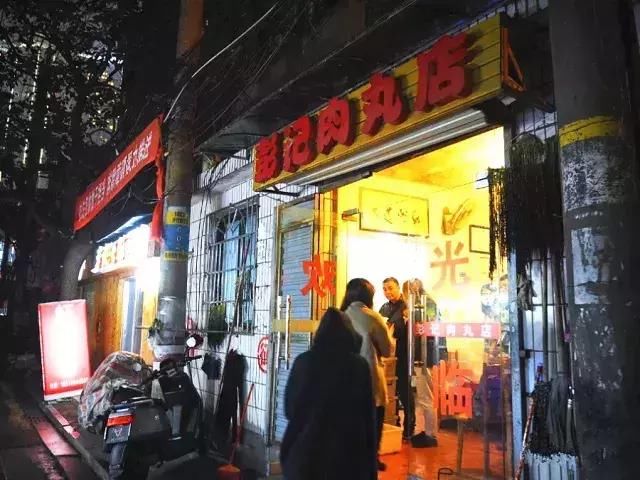 长沙这几家小店，没环境、没WIFI，却天天排队！