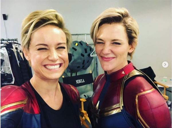 惊奇队长《复仇者4》换新发型原因