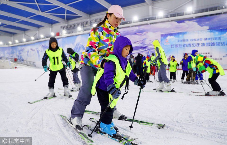 石家庄：娃娃滑雪度暑假