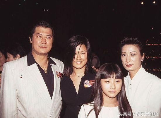 蓝洁瑛怕他,向华强不敢招惹他,邓光荣在香港娱乐圈势力如此之大