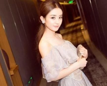 赵丽颖取代Angelababy代言德芙，baby工作室发图羞辱怎么回事？