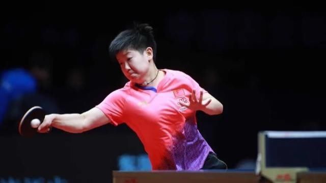 刘诗雯孙颖莎颁奖典礼