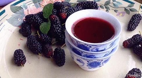 樊少皇:白酒泡桑葚功效与作用,桑葚泡酒的适宜