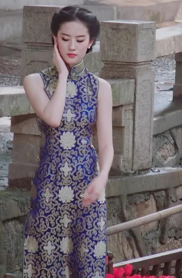 10名旗袍女星，刘亦菲赵丽颖上榜，最美的她无人超越，却已离世