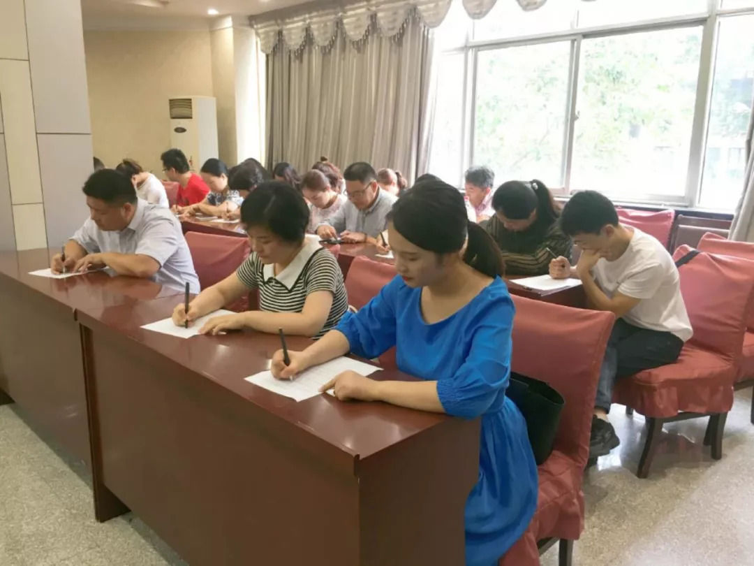 商丘市教育体育局领导督导检查学校扫黑除恶工