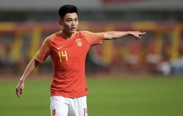 先做人再踢球,足球培训新模式 中国足球未来会