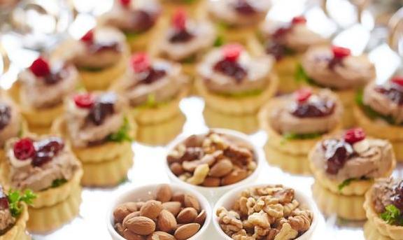 中报解读:盐津铺子上市后净利润毛利率等数据