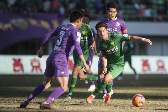 卫冕冠军北京国安做客哈尔滨,对阵黑龙江FC