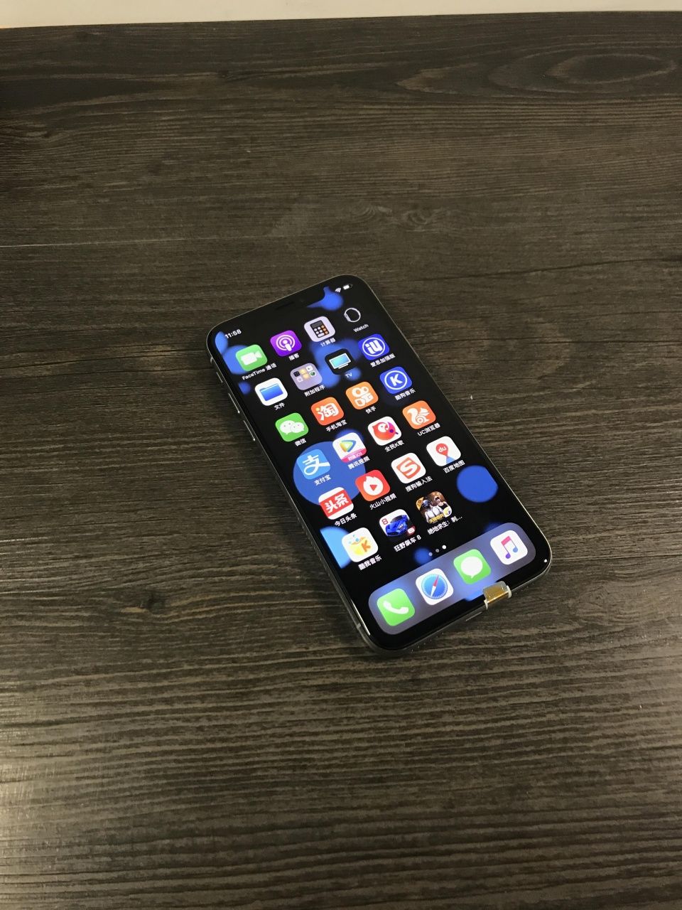 上市半年的苹果iPhone X现在是时候入手吗?A