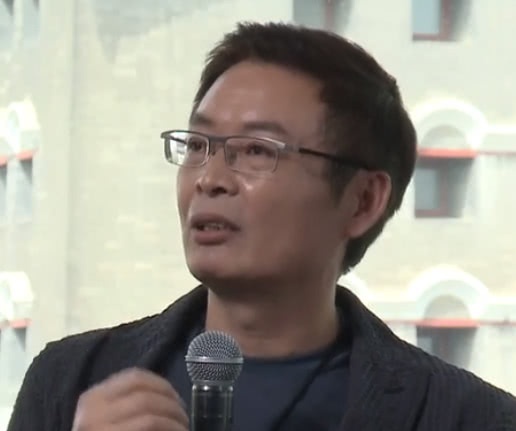 白百何出席麦家新书发布会,麦家老师犯直男癌