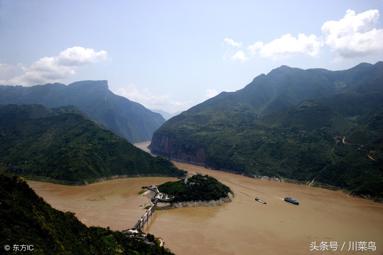 三峡，白帝城的前世今生:朝辞白帝彩云间，千里江陵一日还!