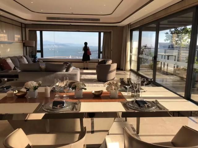 有钱人的焦虑:5000万身价,只能找个角落蹲着!