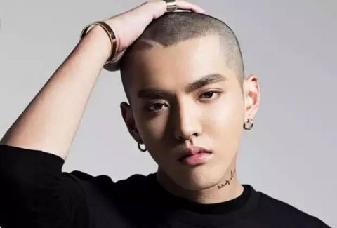 吴亦凡大碗宽面终于有自己主题曲,王思聪评论