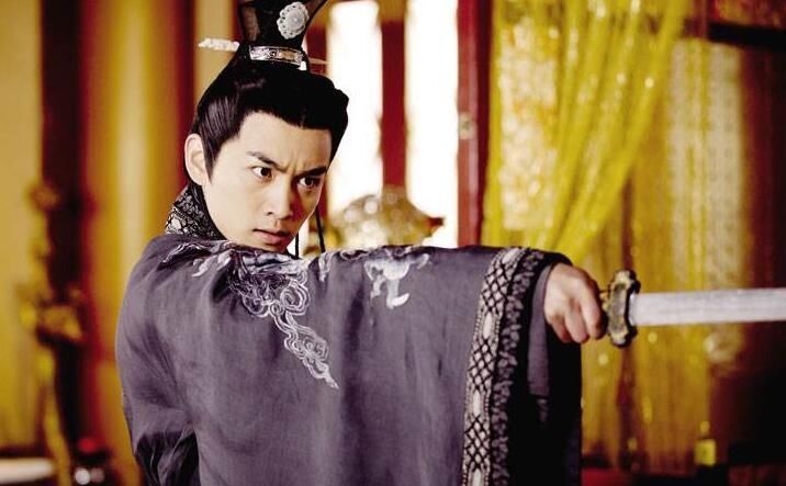 篡位当上皇帝,却被死去的前皇帝吓病,这才良心