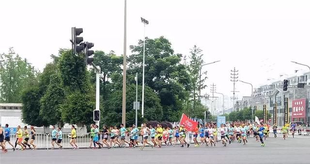 营山县人口_营山万人吃凉面创新世界纪录