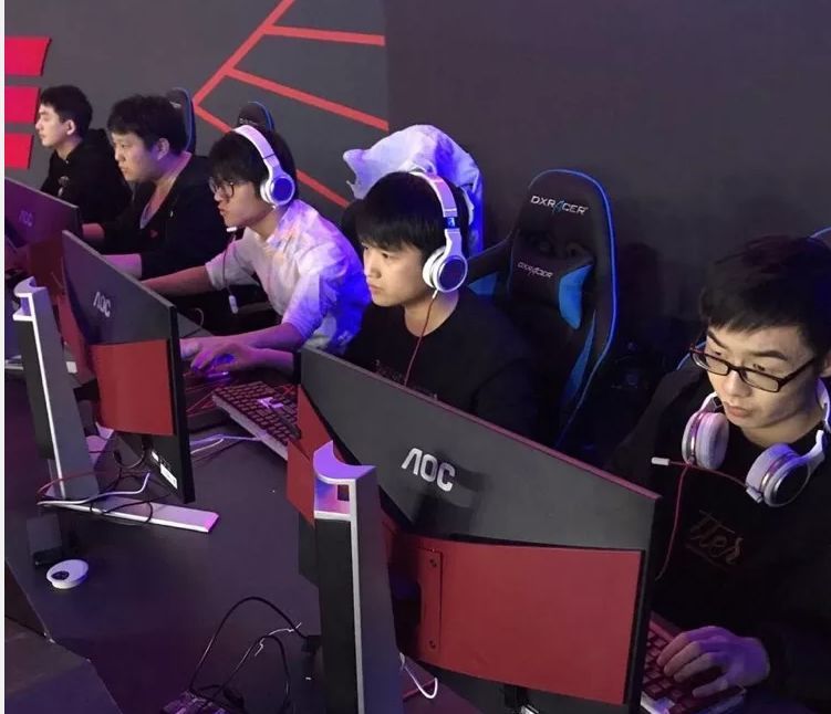 【每日一撸】WE十二周年庆,新老WE大乱斗;玩