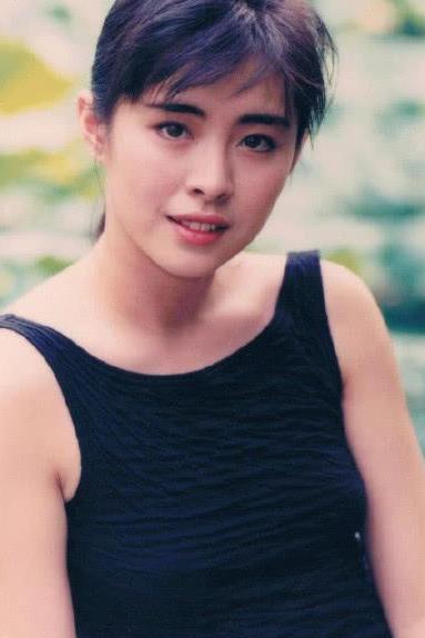 王祖贤发照片自称老人,看了她的自拍,原来女神