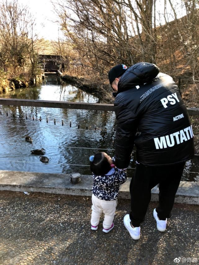 跑男6开录了?陈赫发文不舍离开女儿:早上没人