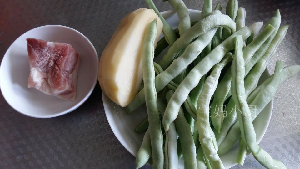 这菜一辈子都吃不够，一做一大锅，上桌晚了吃不着，菜汤都不剩