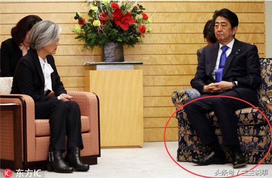 看完安倍见韩国外交部长，再看安倍和他国要员会见，韩国人民怒了