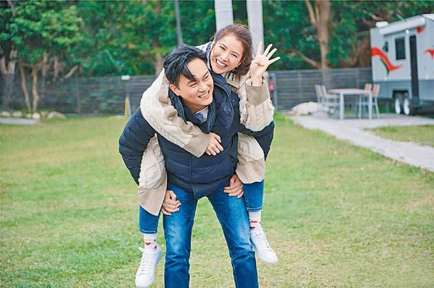 果然妻管严!张智霖自曝综艺酬劳全部上交袁咏仪