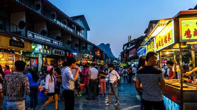 桂林周边游：夜游西街