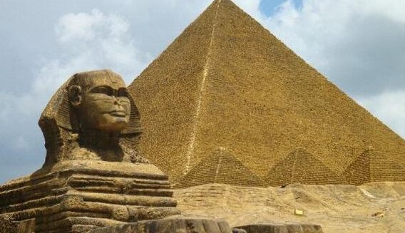 以当时的人力技术水平,埃及金字塔和秦始皇陵