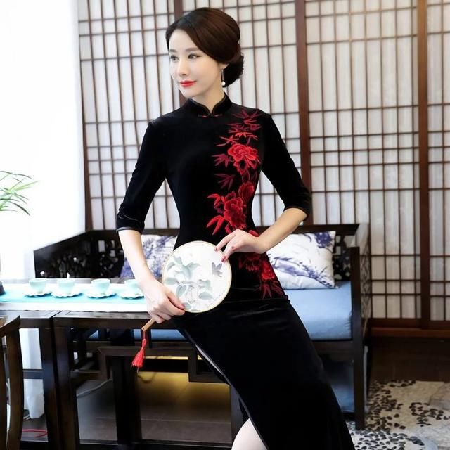 长款黑旗袍丝绒,a旗袍矜贵,给你一抹东方风情天儿童病毒性咳嗽v旗袍多少需要图片