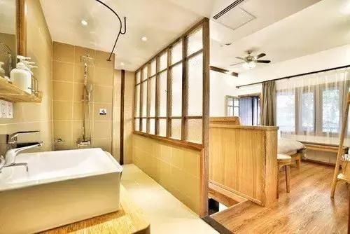 旧时禅房,如今小筑,出门十步便是西湖