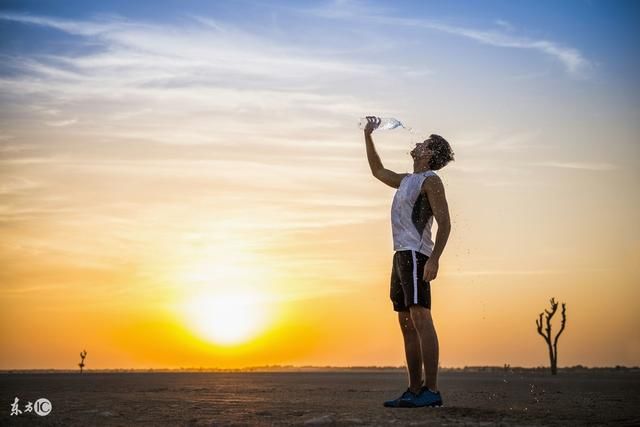 年龄已几近中年,该释怀的释怀,该放下的放下,不